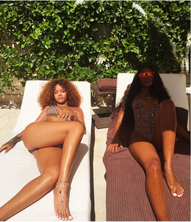 Rihanna photo